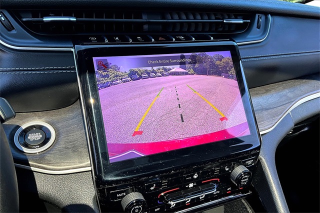 2022 Jeep Grand Cherokee Limited photo 13