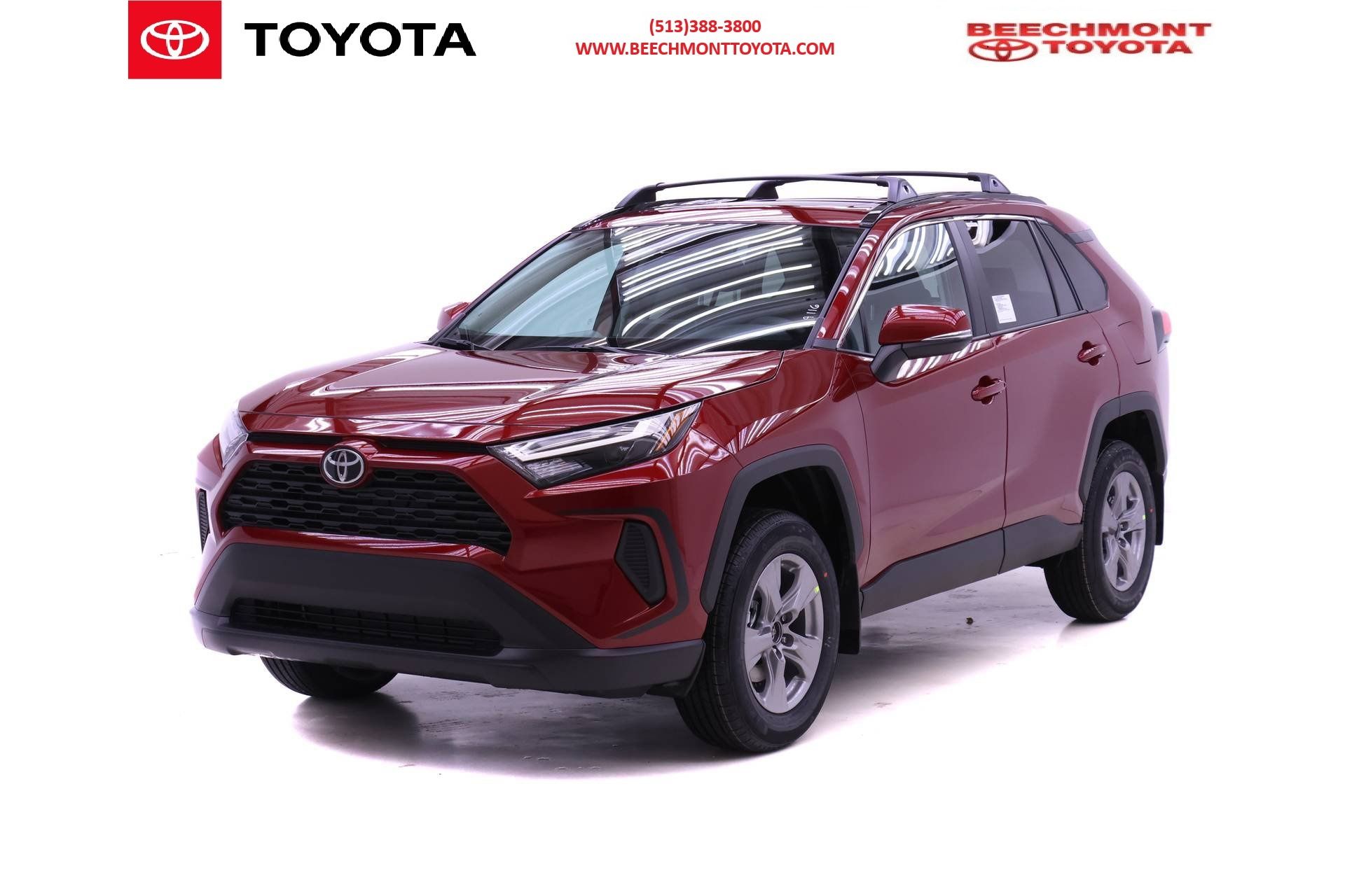 2025 Toyota RAV4 XLE's photo