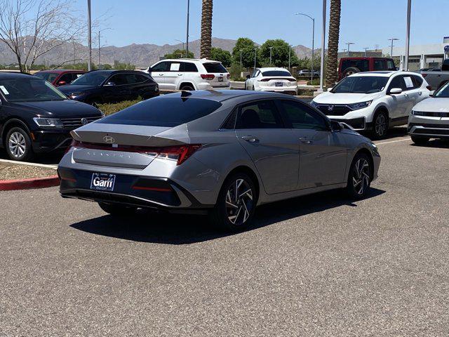 2025 Hyundai Elantra SEL Convenience photo 3