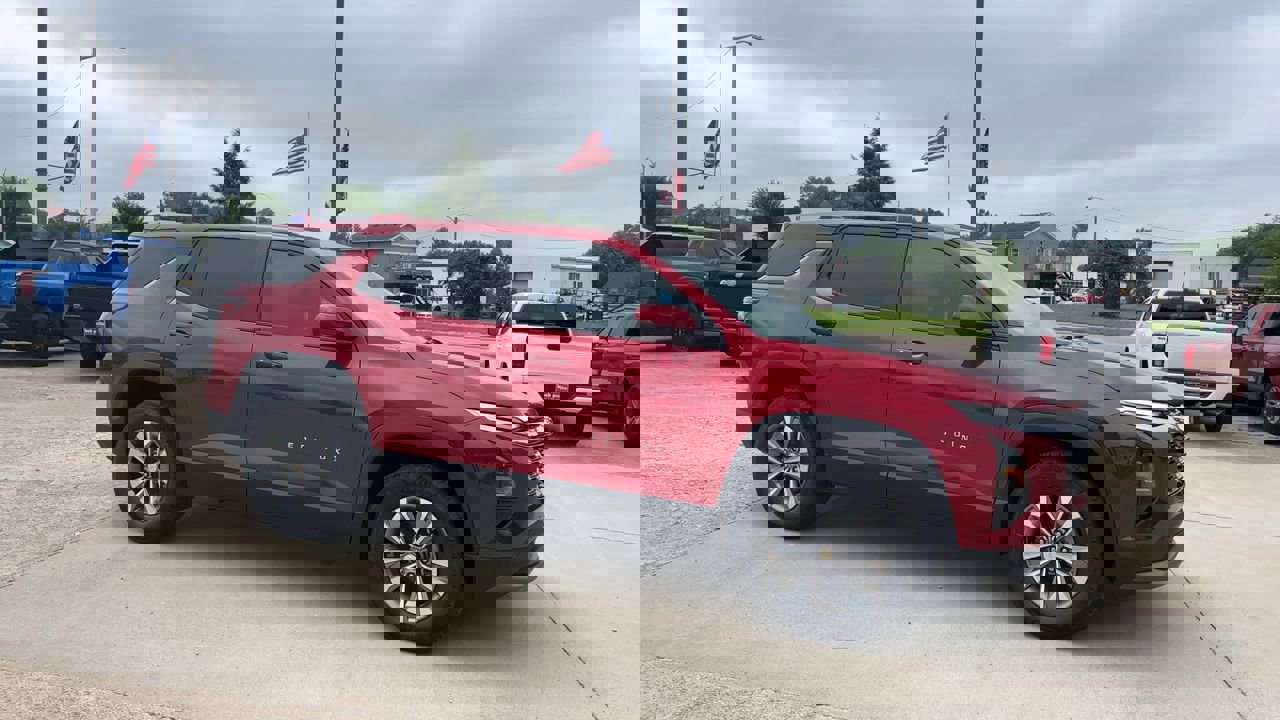 2026 Chevrolet Equinox LT photo 2