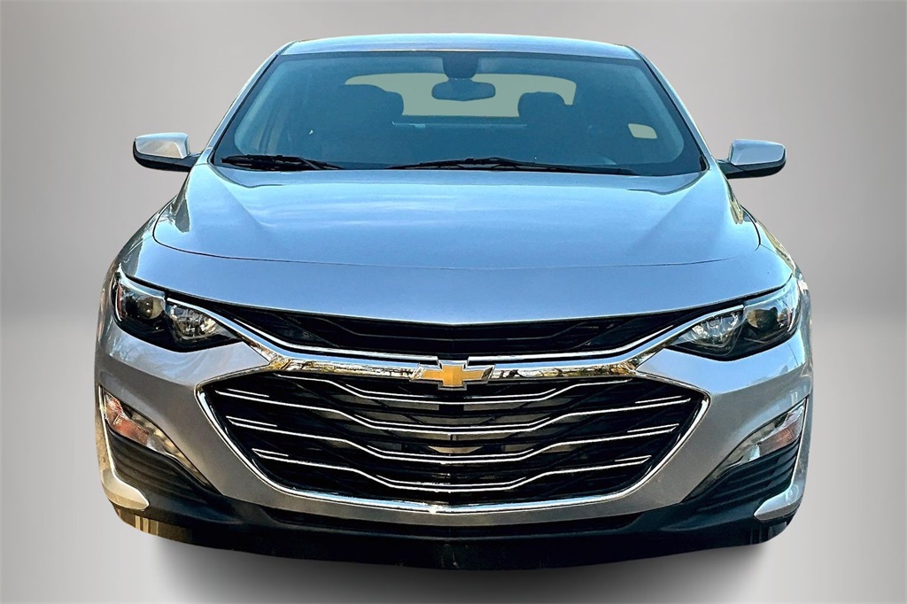 2022 Chevrolet Malibu photo 3