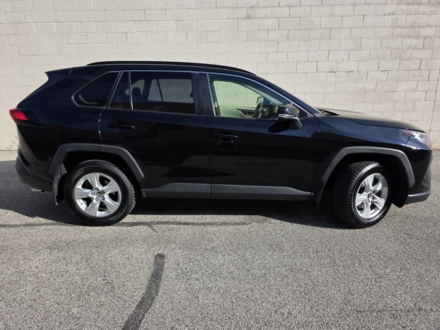 2019 Toyota RAV4 XLE photo 5