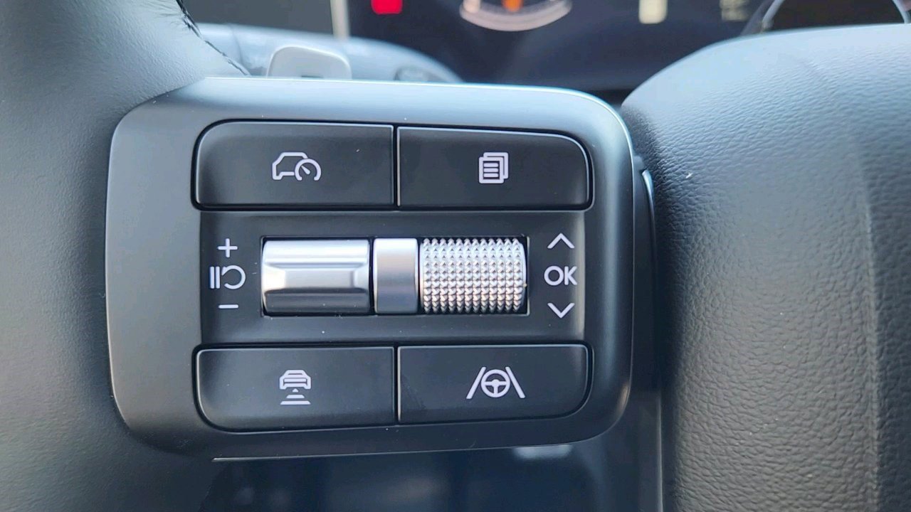 2025 Hyundai Santa Fe SEL photo 17