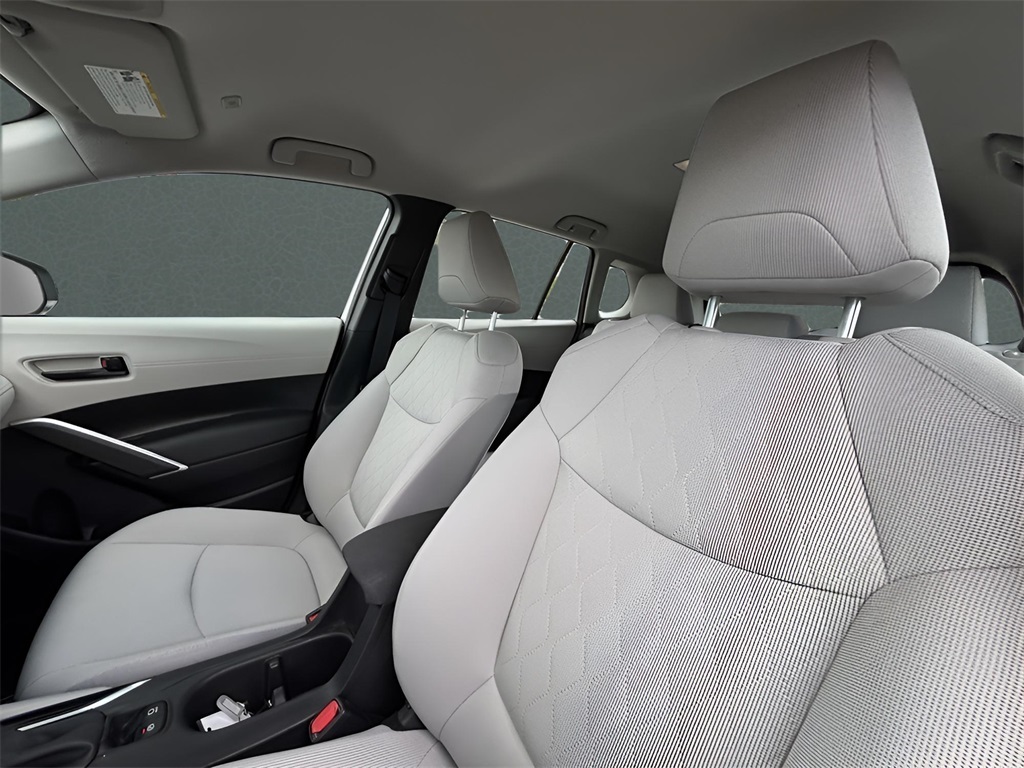 2025 Toyota Corolla Cross L photo 10