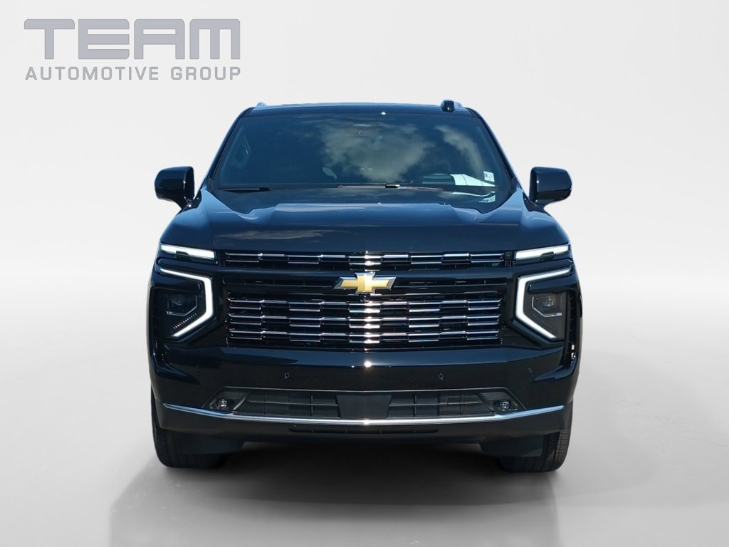 2025 Chevrolet Suburban High Country photo 2