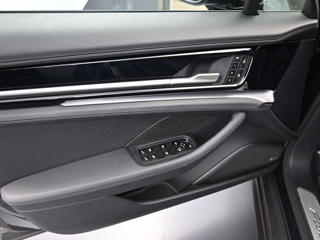 2024 Porsche Panamera Base photo 19