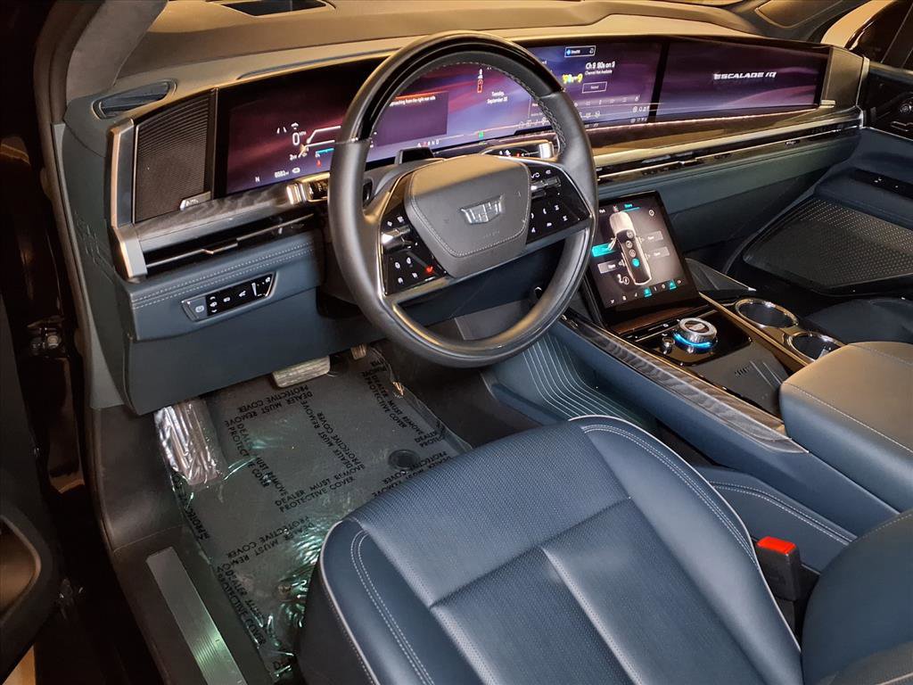 2025 Cadillac Escalade IQ Sport photo 2