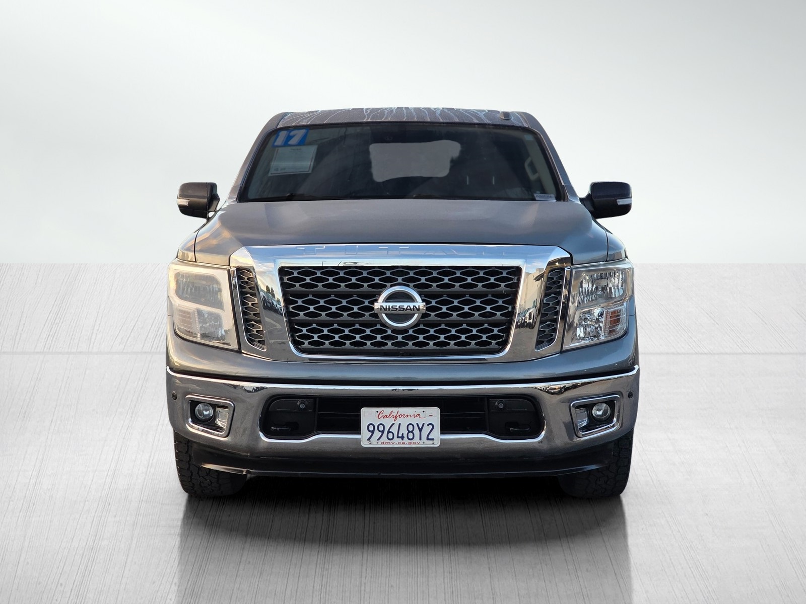 2017 Nissan Titan SV photo 2