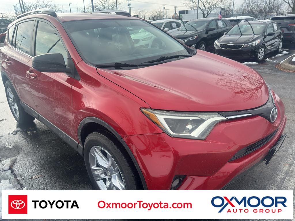 2016 Toyota RAV4 LE's photo