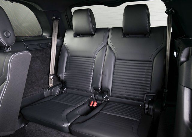 2025 Land Rover Discovery SE photo 20