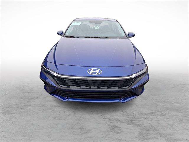 2026 Hyundai Elantra SE photo 2