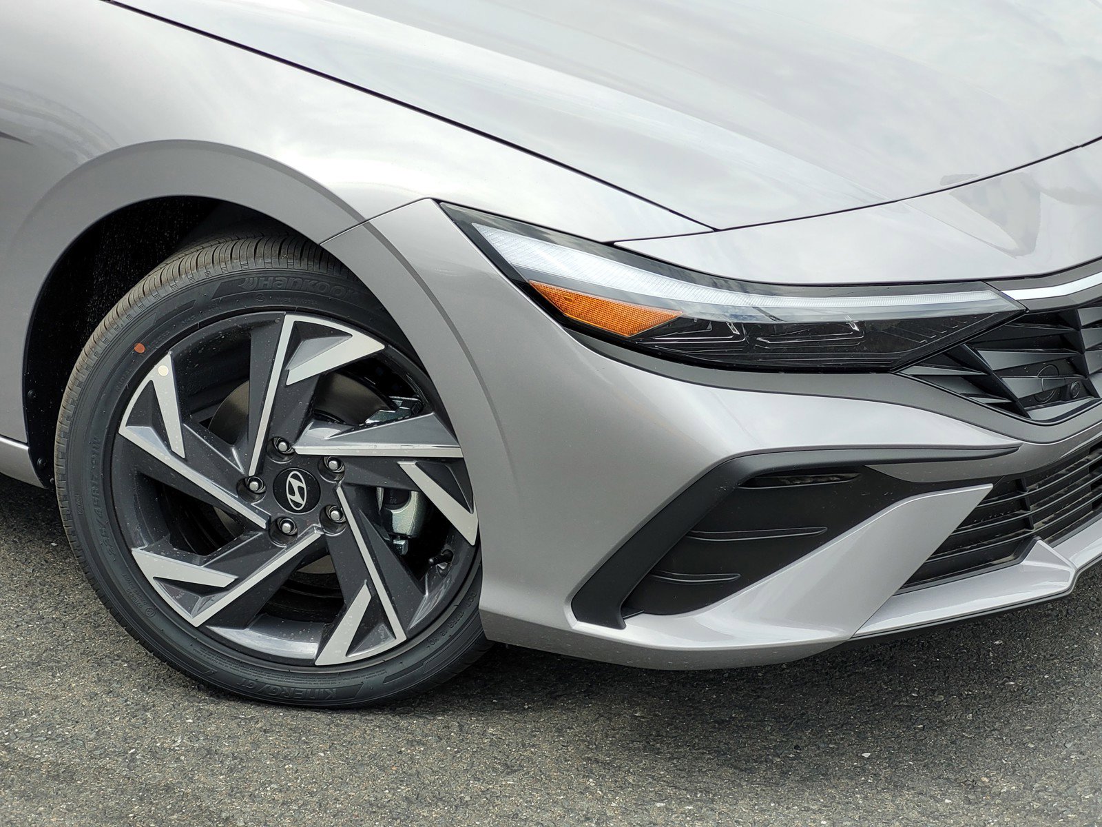 2025 Hyundai Elantra Hybrid SEL Sport photo 4