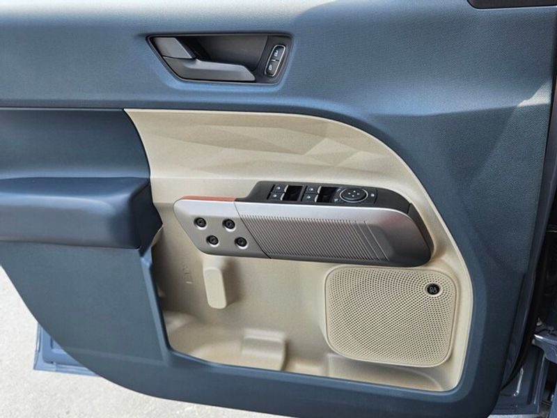 2025 Ford Maverick Lariat photo 27