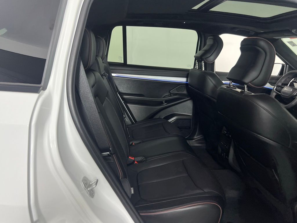 2024 Jeep Wagoneer S Launch Edition photo 18
