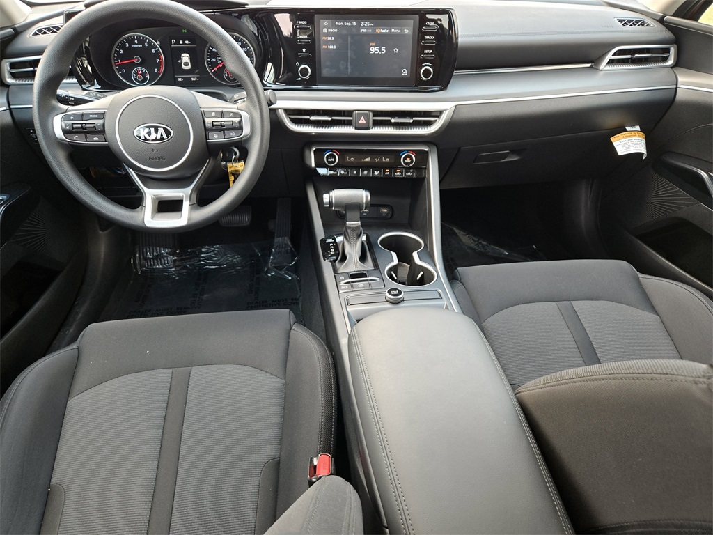 2021 Kia K5 LX photo 12