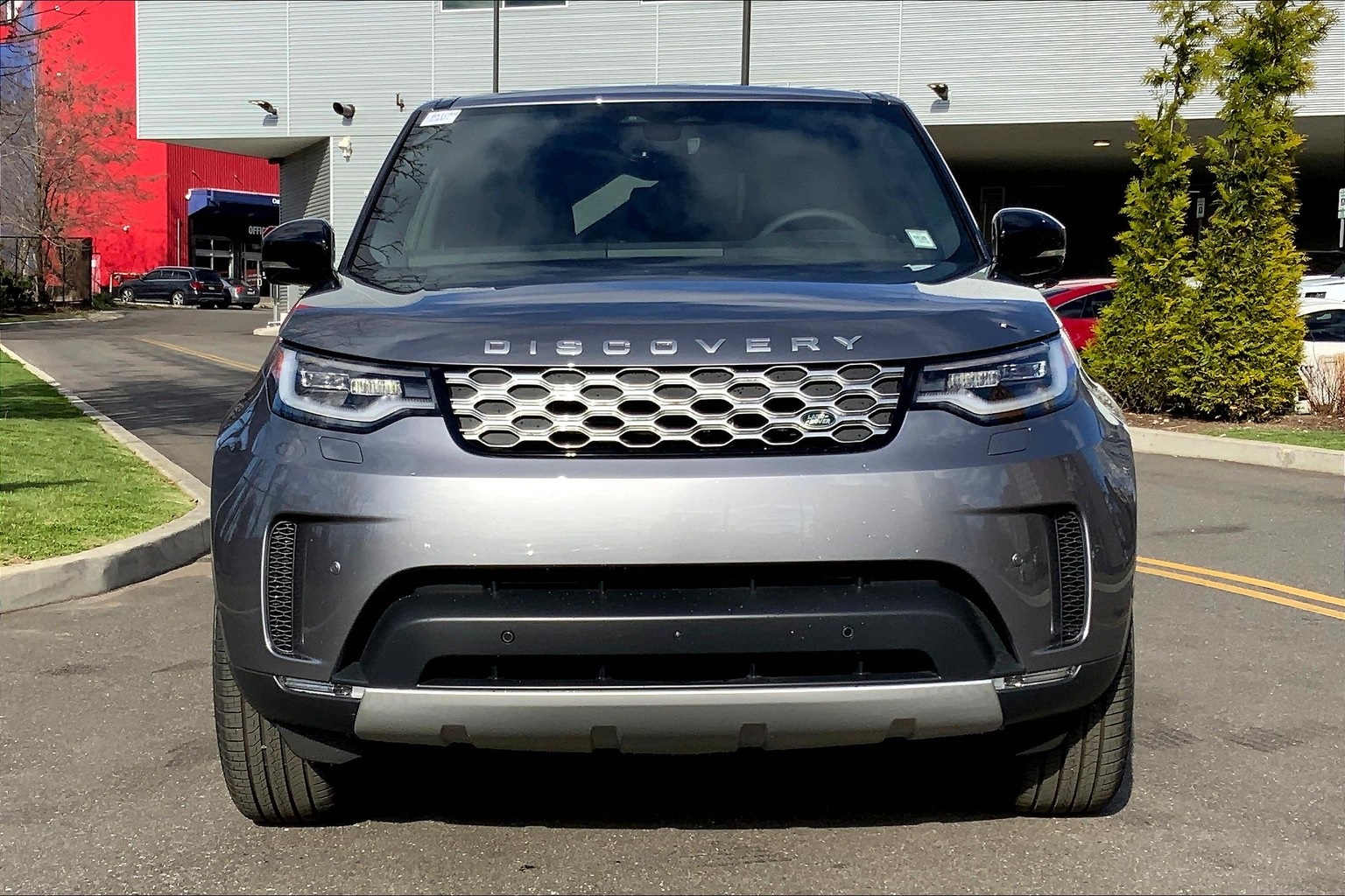 2025 Land Rover Discovery S photo 3