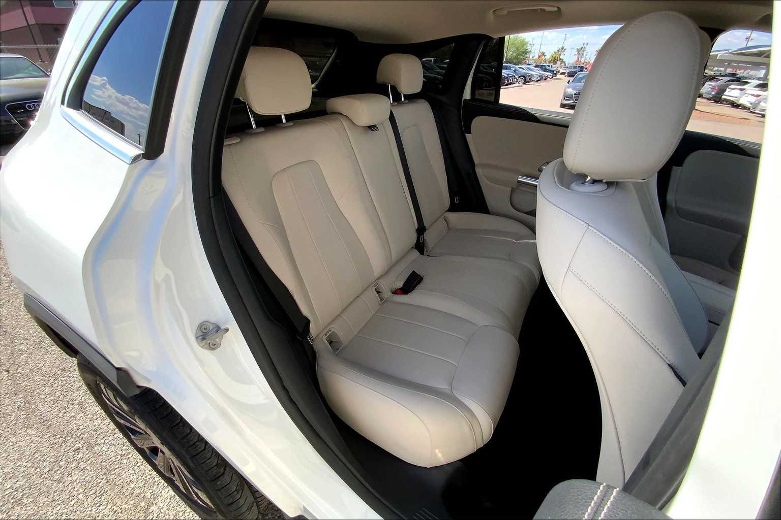 2022 Mercedes Benz GLA 250 4MATIC photo 17