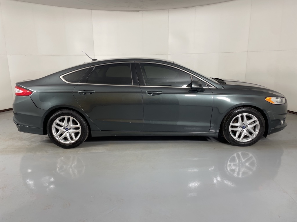 2015 Ford Fusion SE photo 9