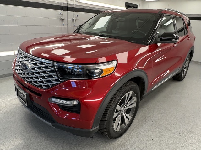 2020 Ford Explorer Platinum's photo