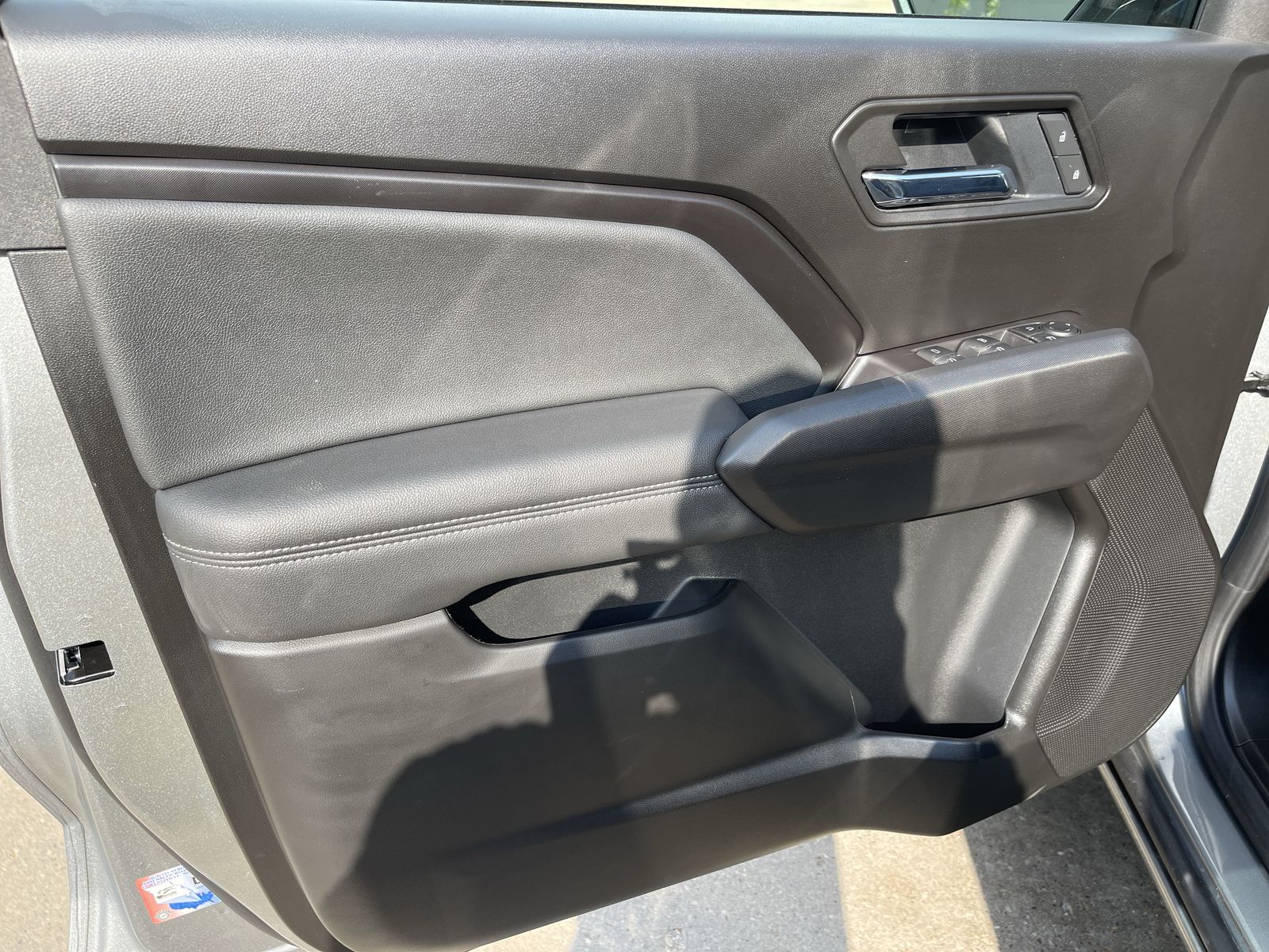 2025 Chevrolet Colorado Work Truck LT photo 2