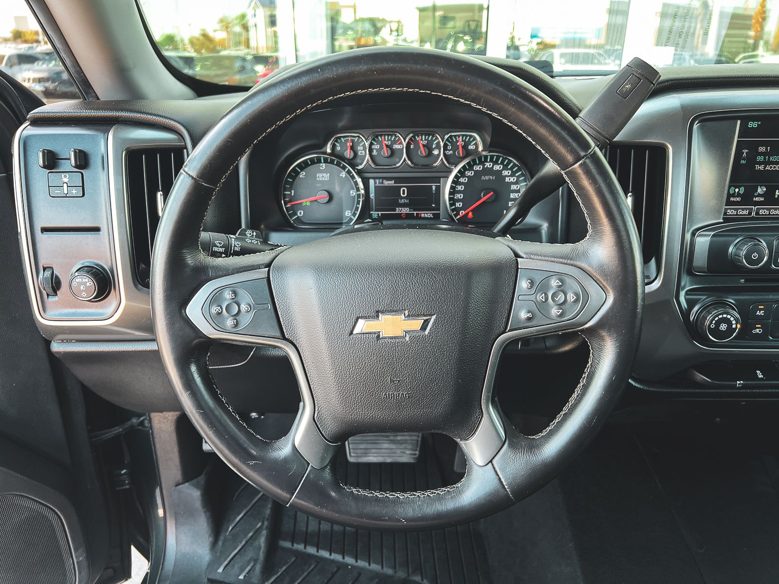 2018 Chevrolet Silverado 1500 LT photo 16