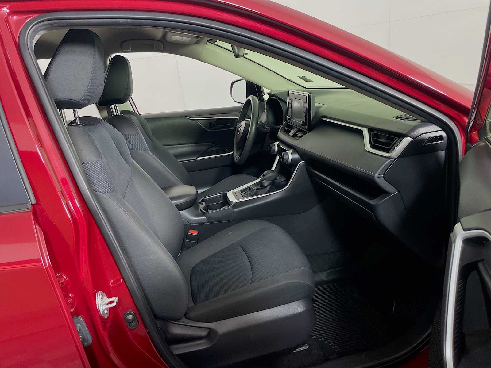 2021 Toyota RAV4 LE photo 22