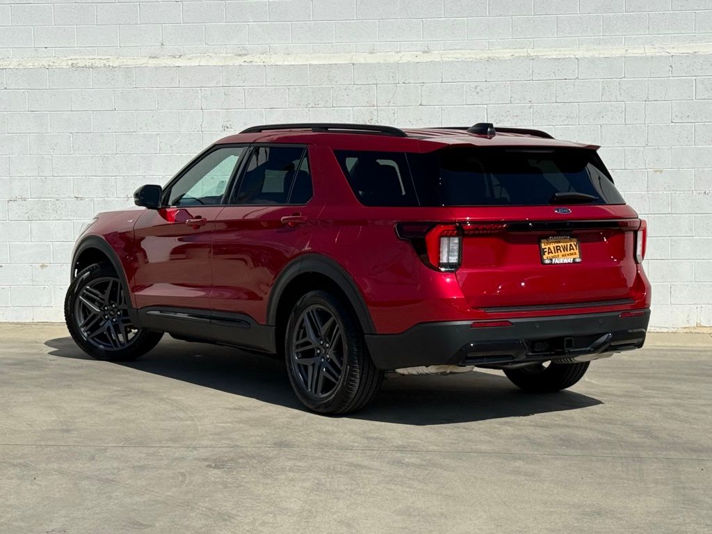 2025 Ford Explorer ST-Line photo 3
