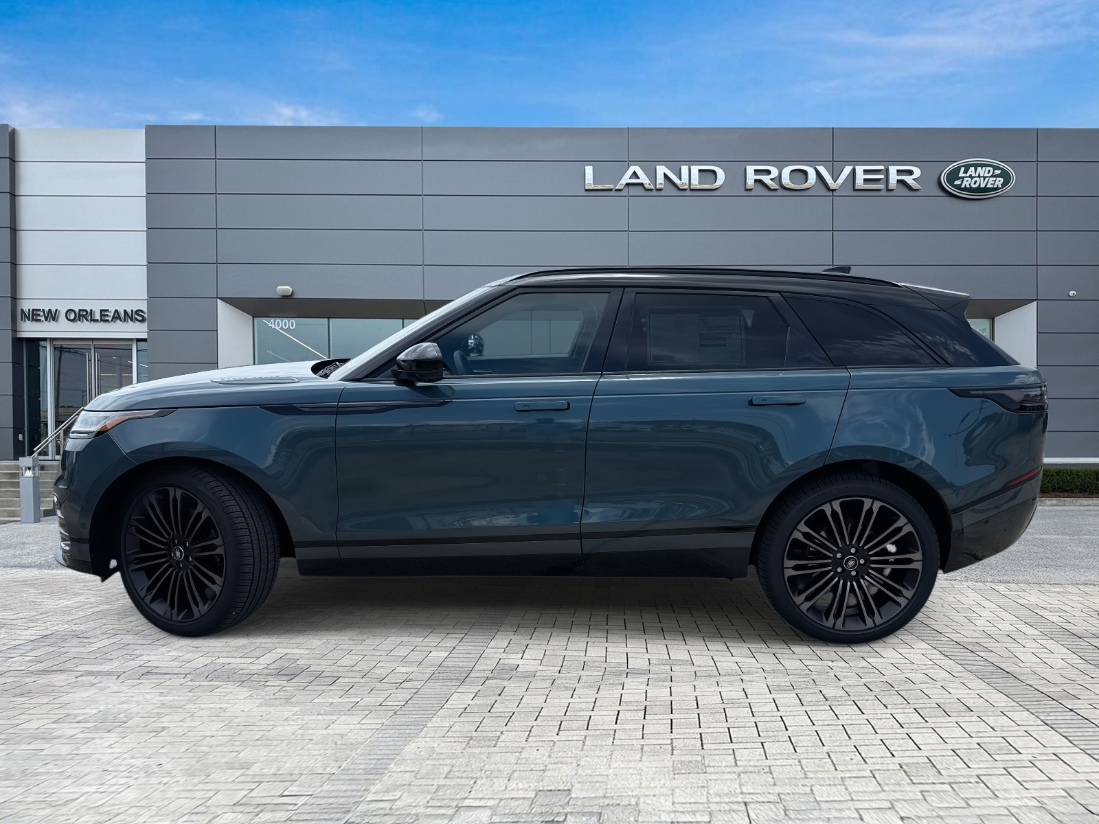 2026 Land Rover Range Rover Velar SE photo 2