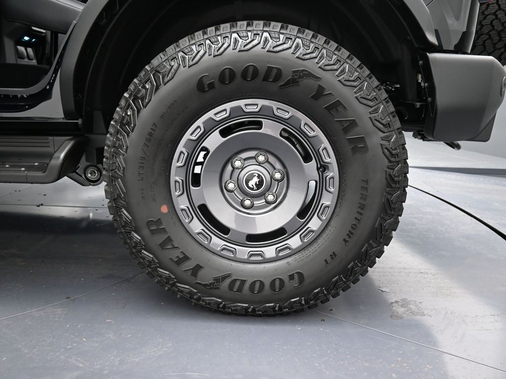 2025 Ford Bronco Outer Banks photo 25