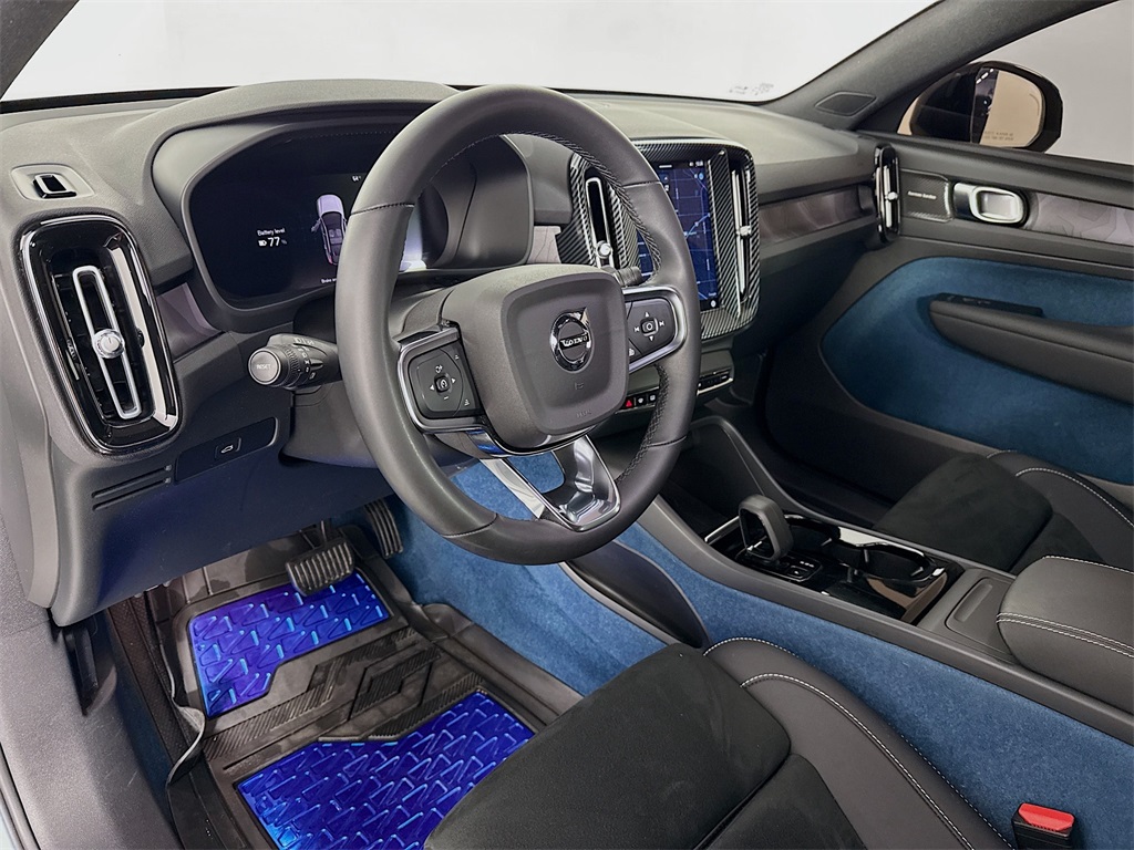 2023 Volvo C40 Recharge Ultimate photo 3