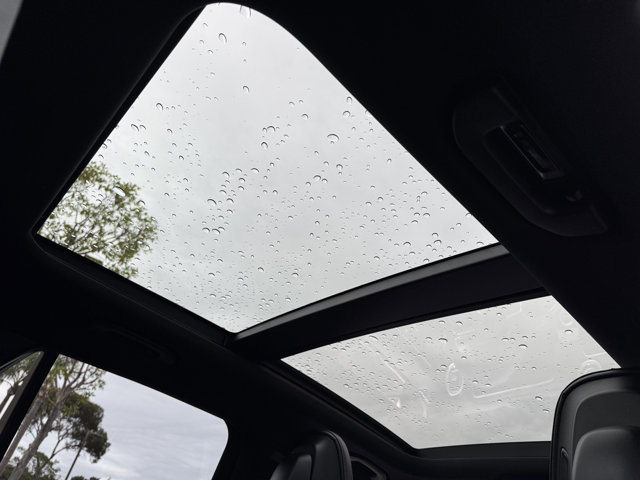 2026 Mercedes Benz GLC 300 photo 3