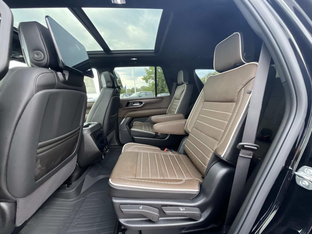 2025 Gmc Yukon Denali Ultimate photo 14
