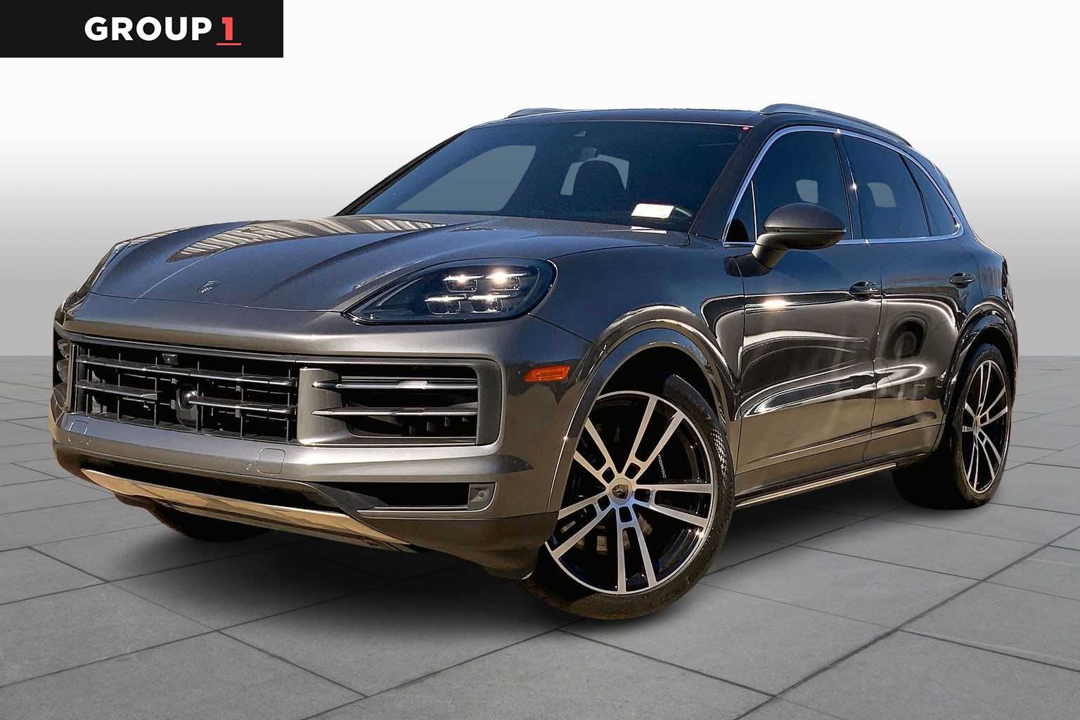 2024 Porsche Cayenne S's photo