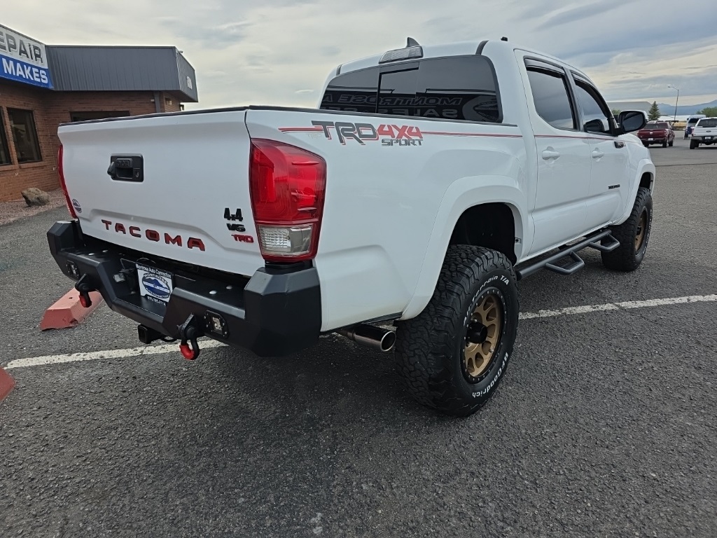 2017 Toyota Tacoma TRD Pro photo 8