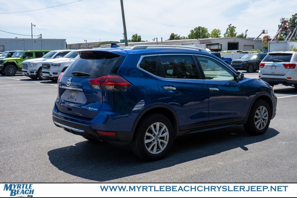 2019 Nissan Rogue SV photo 6
