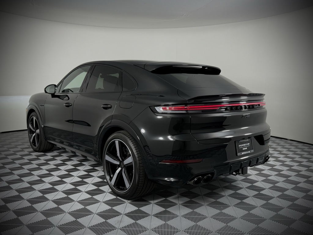 2025 Porsche Cayenne Turbo E-Hybrid Coupe photo 3