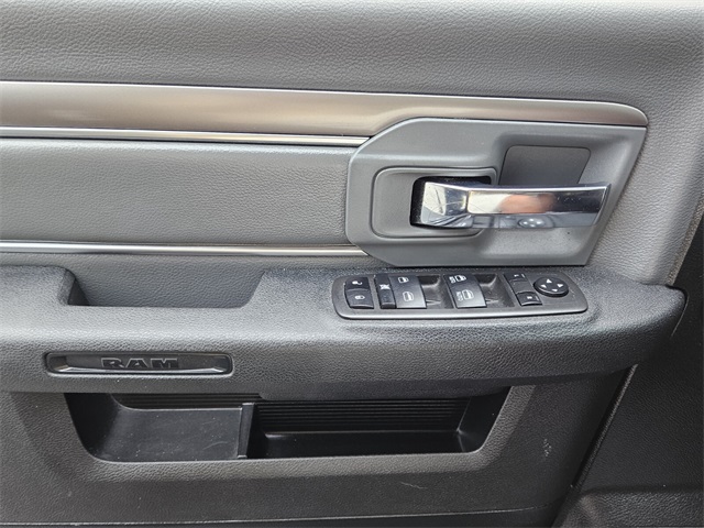 2024 Ram 1500 Classic SLT photo 28
