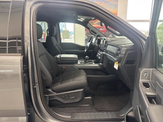 2025 Ford F-150 XLT photo 46