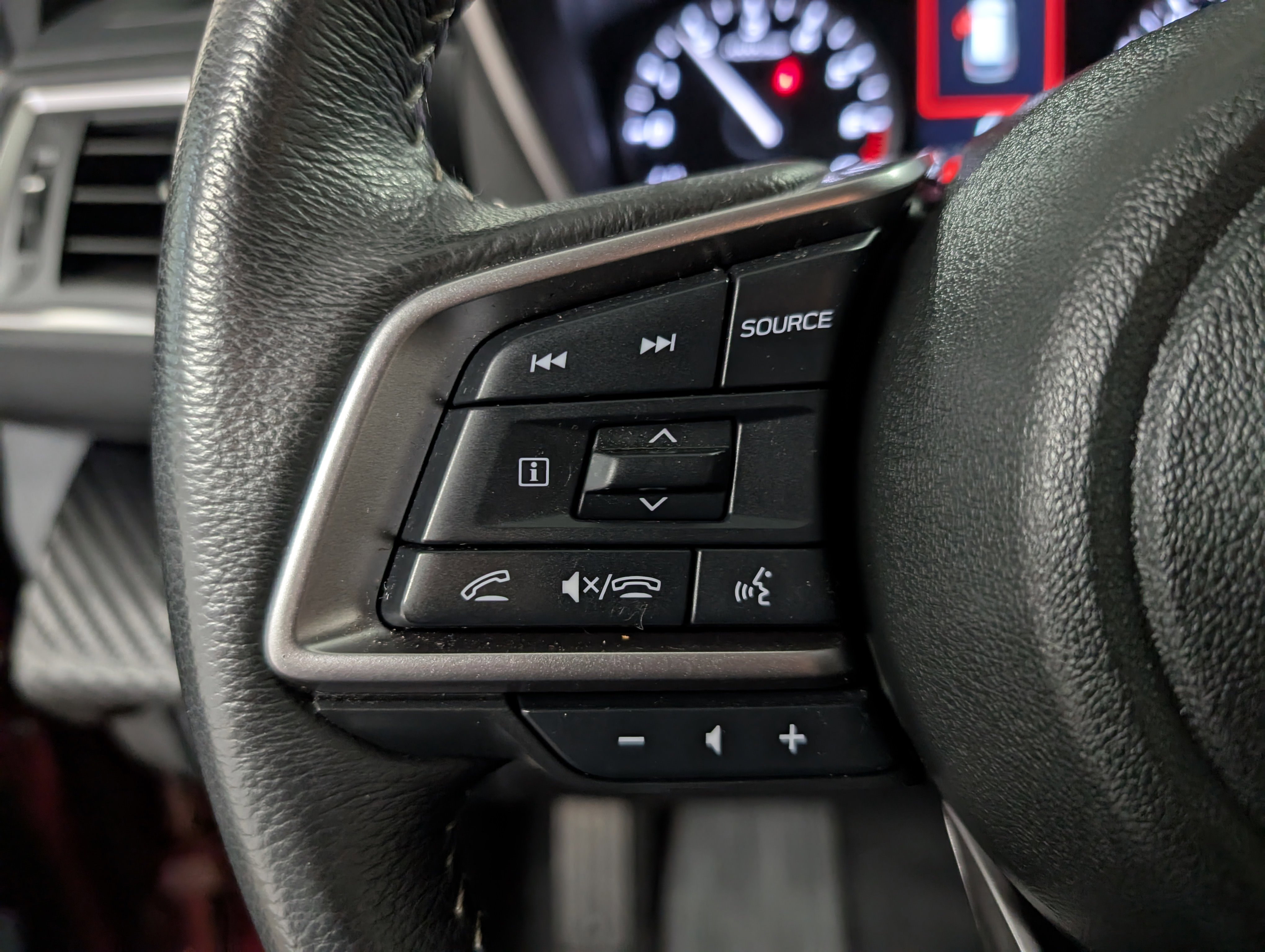2024 Subaru Ascent Premium photo 8