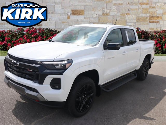 2025 Chevrolet Colorado Z71 photo 3