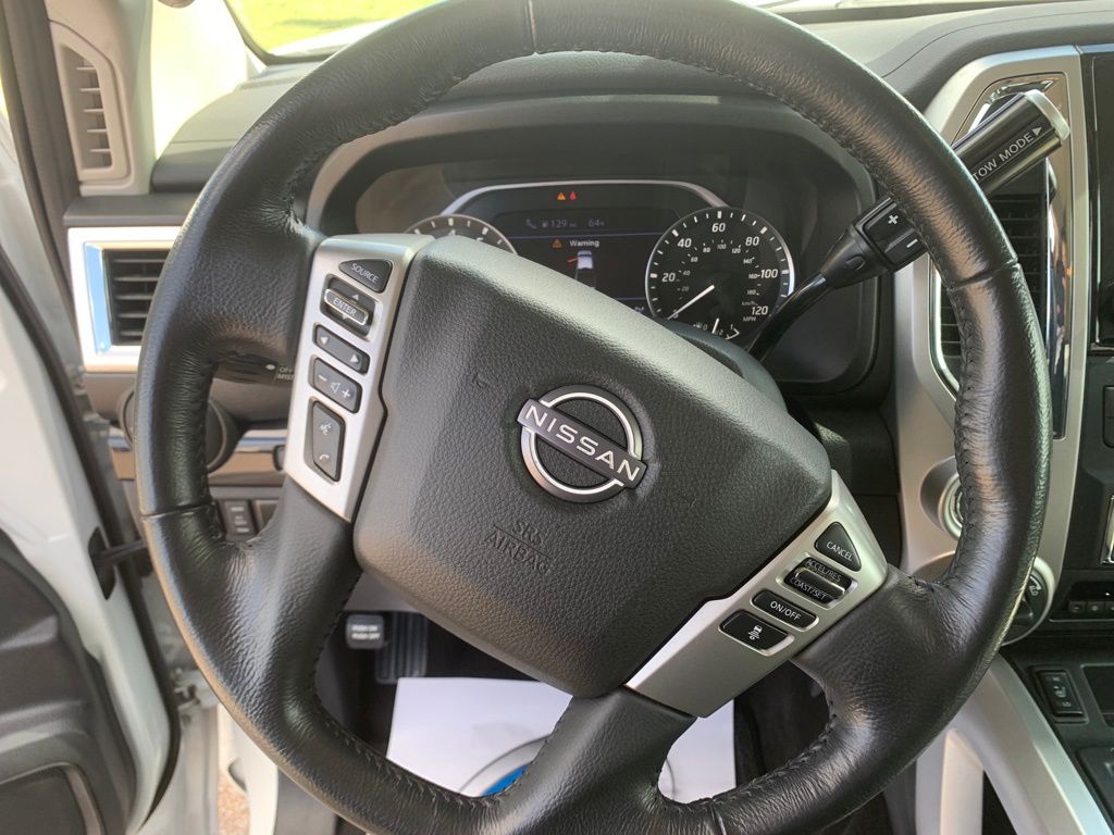 2023 Nissan Titan SV photo 12