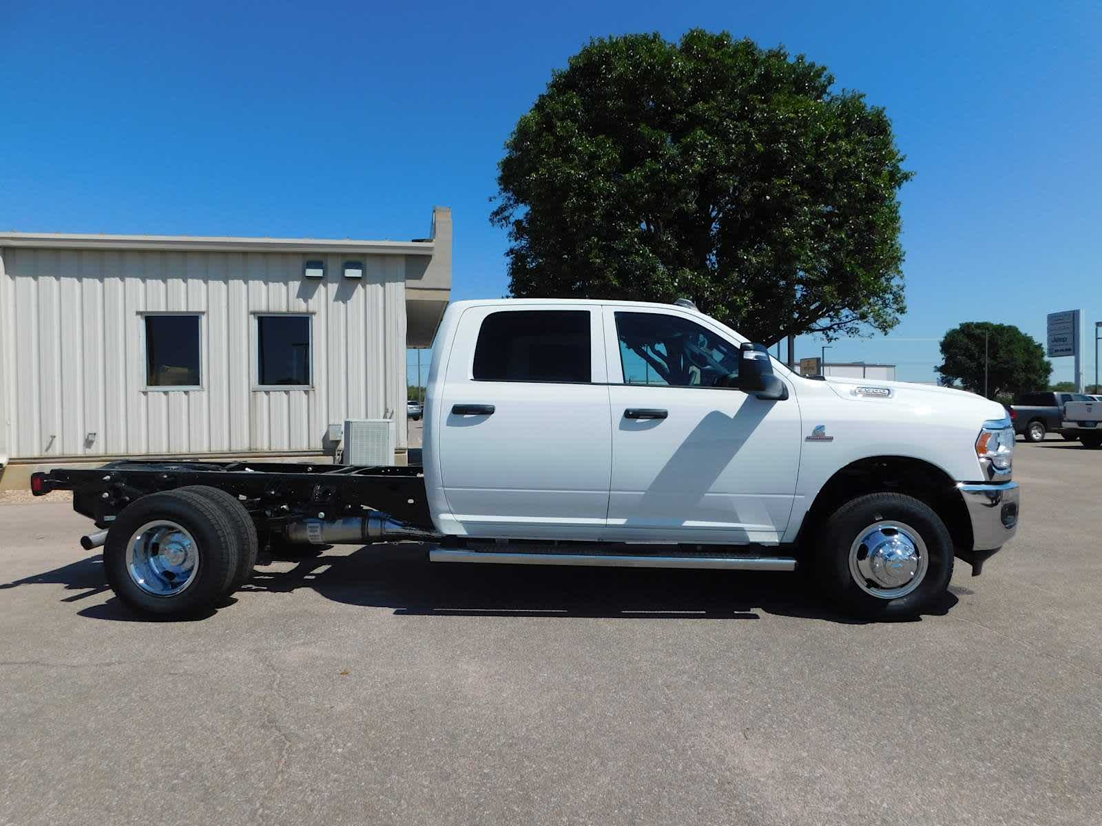 2024 Ram 3500 Tradesman photo 3