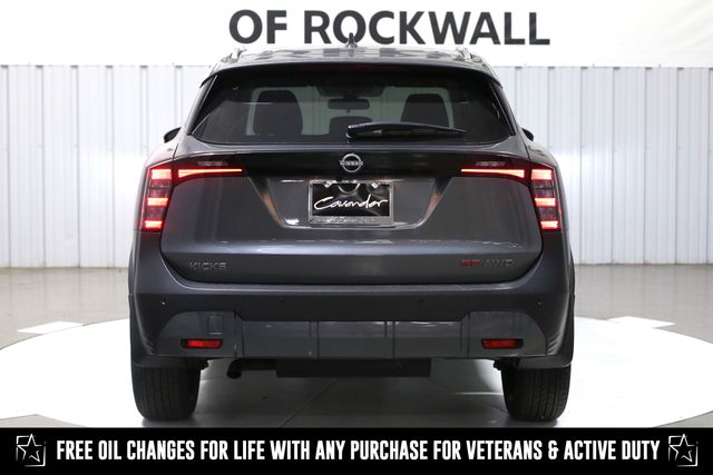 2025 Nissan Kicks SR photo 4