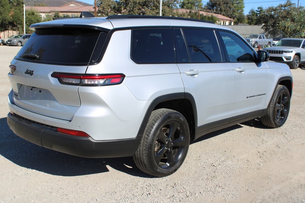 2023 Jeep Grand Cherokee Altitude photo 4