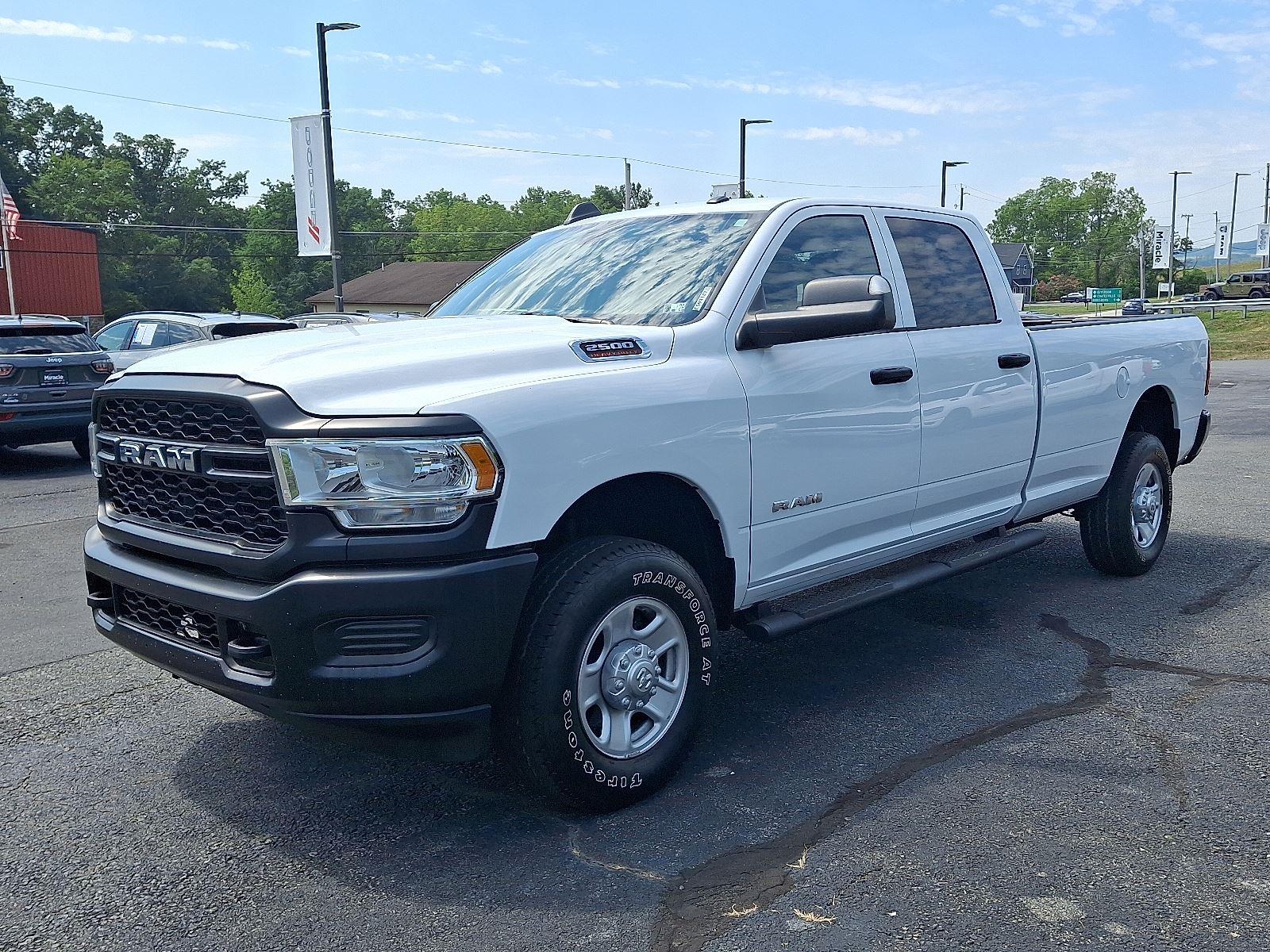 2022 Ram 2500 Tradesman photo 3