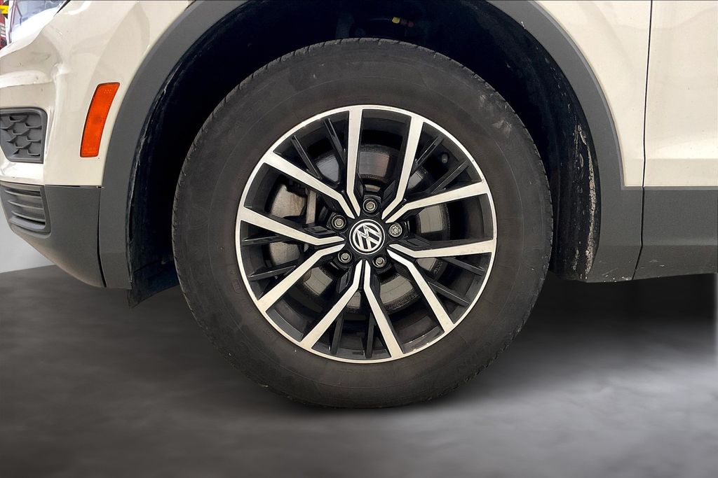 2021 Volkswagen Tiguan SE photo 9
