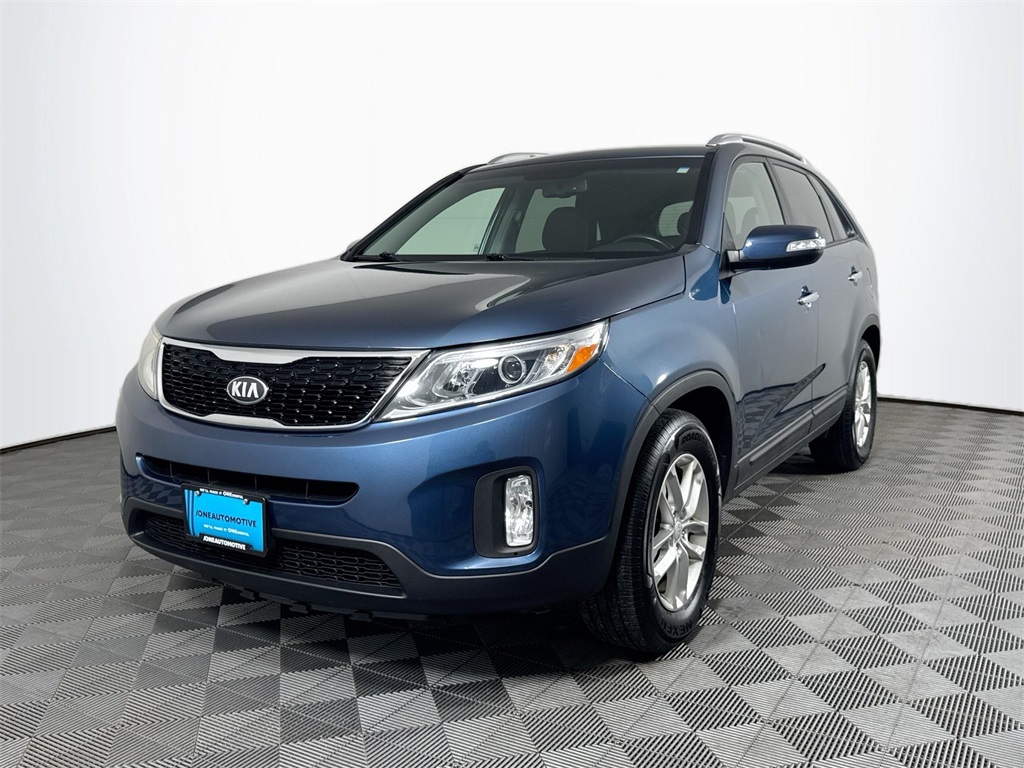 2014 Kia Sorento LX's photo