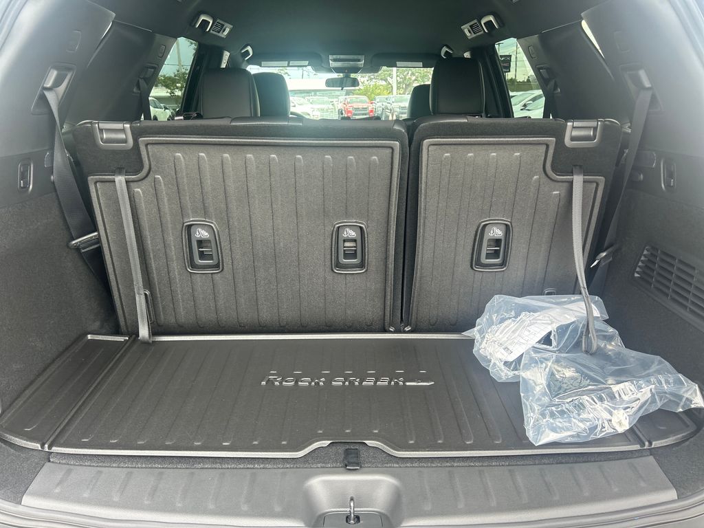 2025 Nissan Pathfinder Rock Creek photo 7