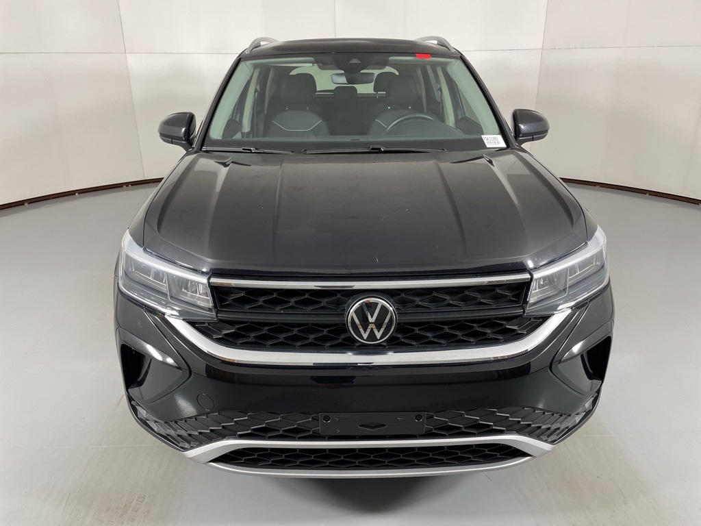 2024 Volkswagen Taos SE photo 3