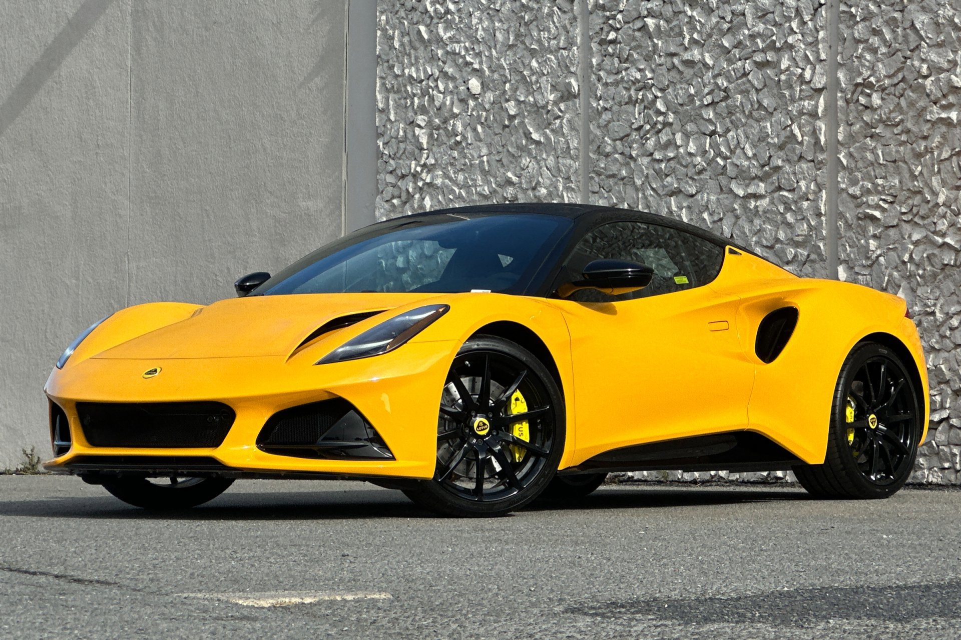 New 2025 Lotus Emira V6's photo